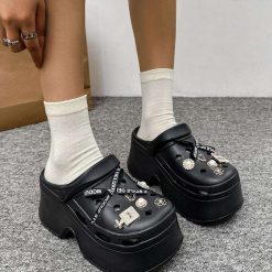 Klapki Kroksy damskie 1026-5692-BG202 (12par∕36-41) czarny