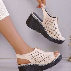 Klapki na Koturnie damskie 1026-5986-TS168 (12par∕36-41) beżowy