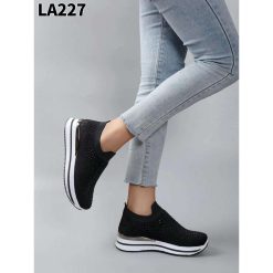 Buty Sportowe Wsuwane damskie 1026-7018-LA227 (12par∕36-41) czarny